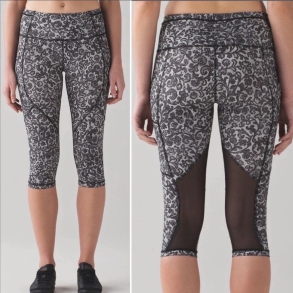 Lululemon Outrun 17" Crop Leggings Black Lace Print 6